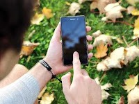 LAYAR HANDPHONE TIDAK BISA DISENTUH SEBAGIAN LAYAR HANDPHONE TIDAK BISA DISENTUH SEBAGIAN